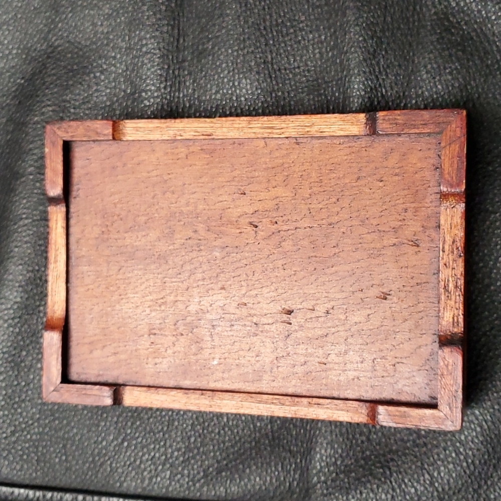 Vintage Asian storage box - Picture 2 of 6